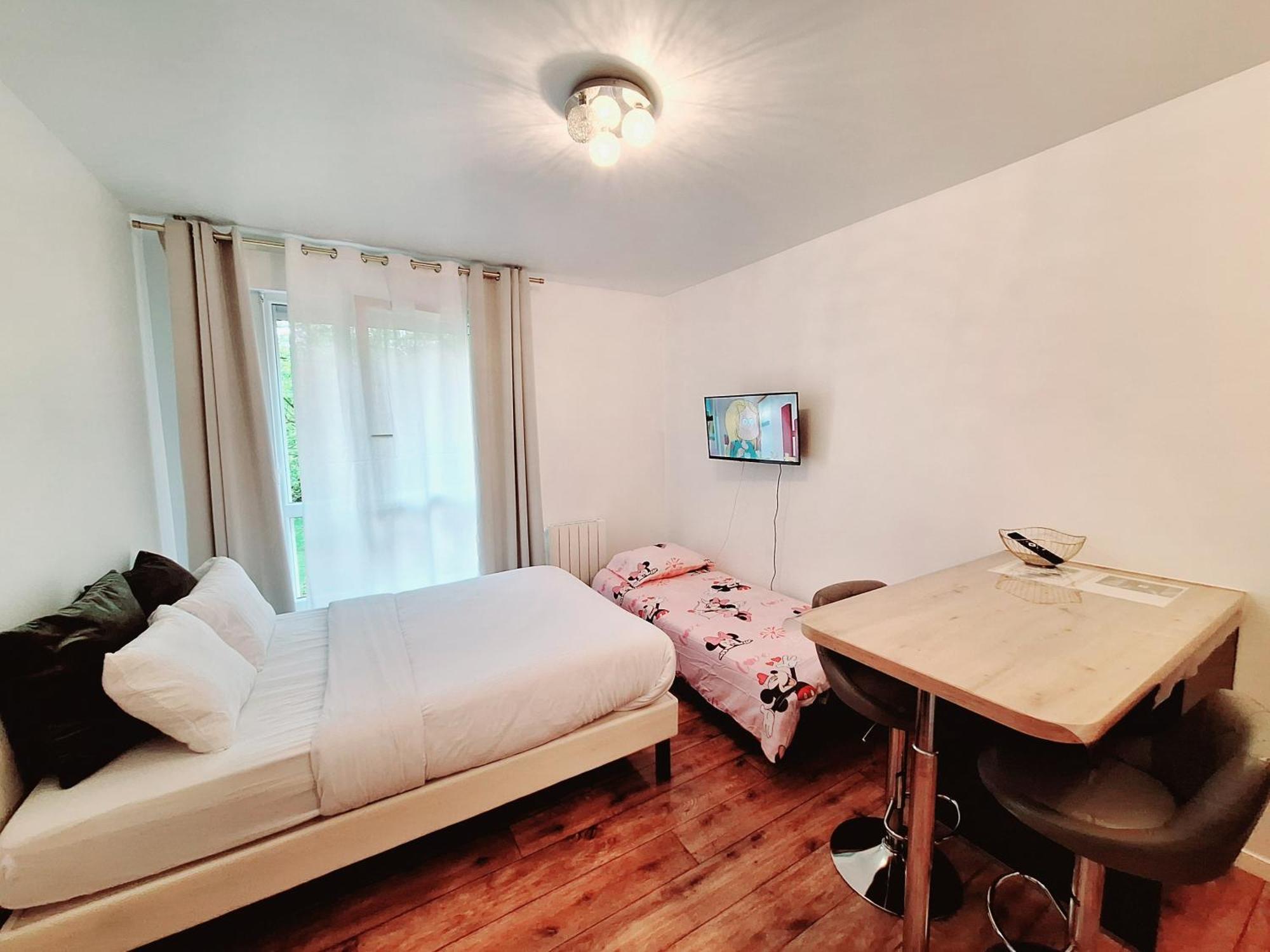 Studio Alpha - 2Min By Train To Disneyland Or 20Min Walk - 5Min Walk To "Val D'Europe" Station Montévrain Eksteriør billede
